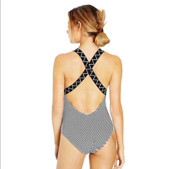 Tigerlily Ozlem One Piece Lined Suit nwt - Picture 2 of 8